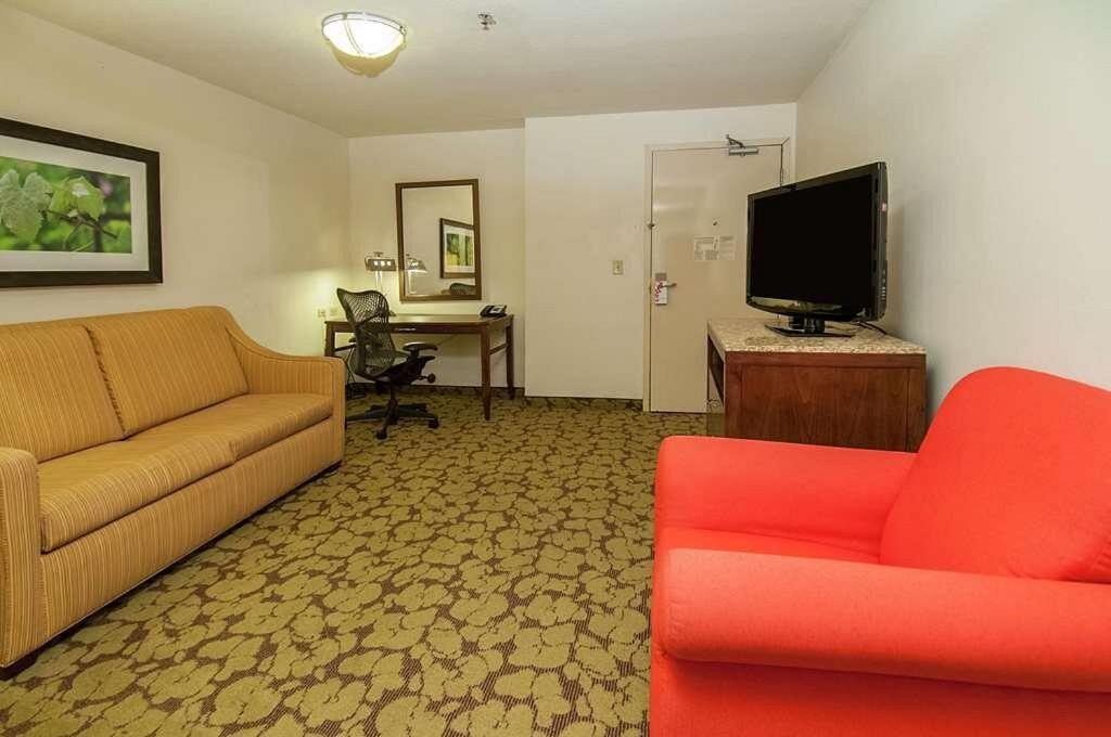 מלון קנר Wyndham Garden New Orleans Airport מראה חיצוני תמונה
