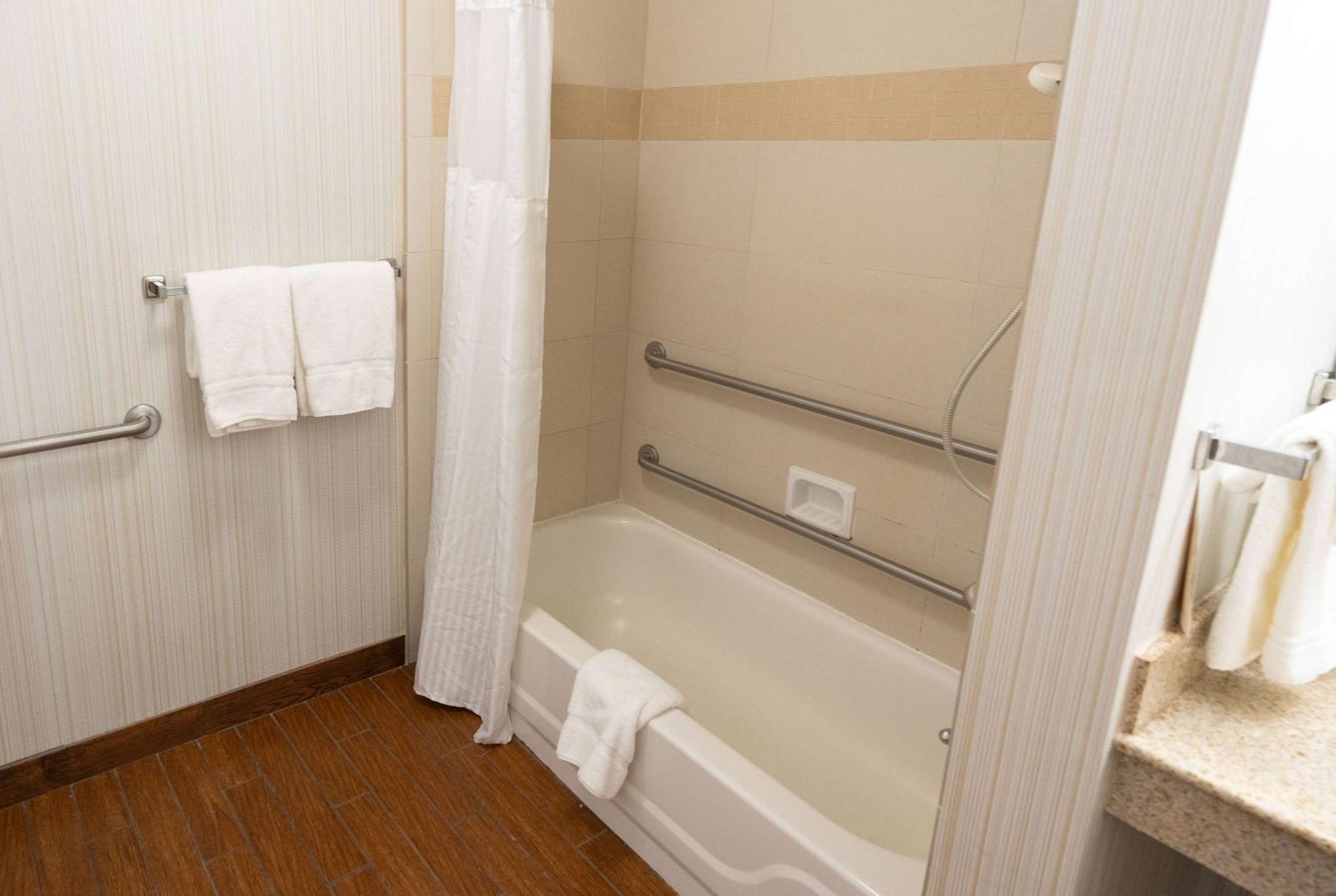 מלון קנר Wyndham Garden New Orleans Airport מראה חיצוני תמונה